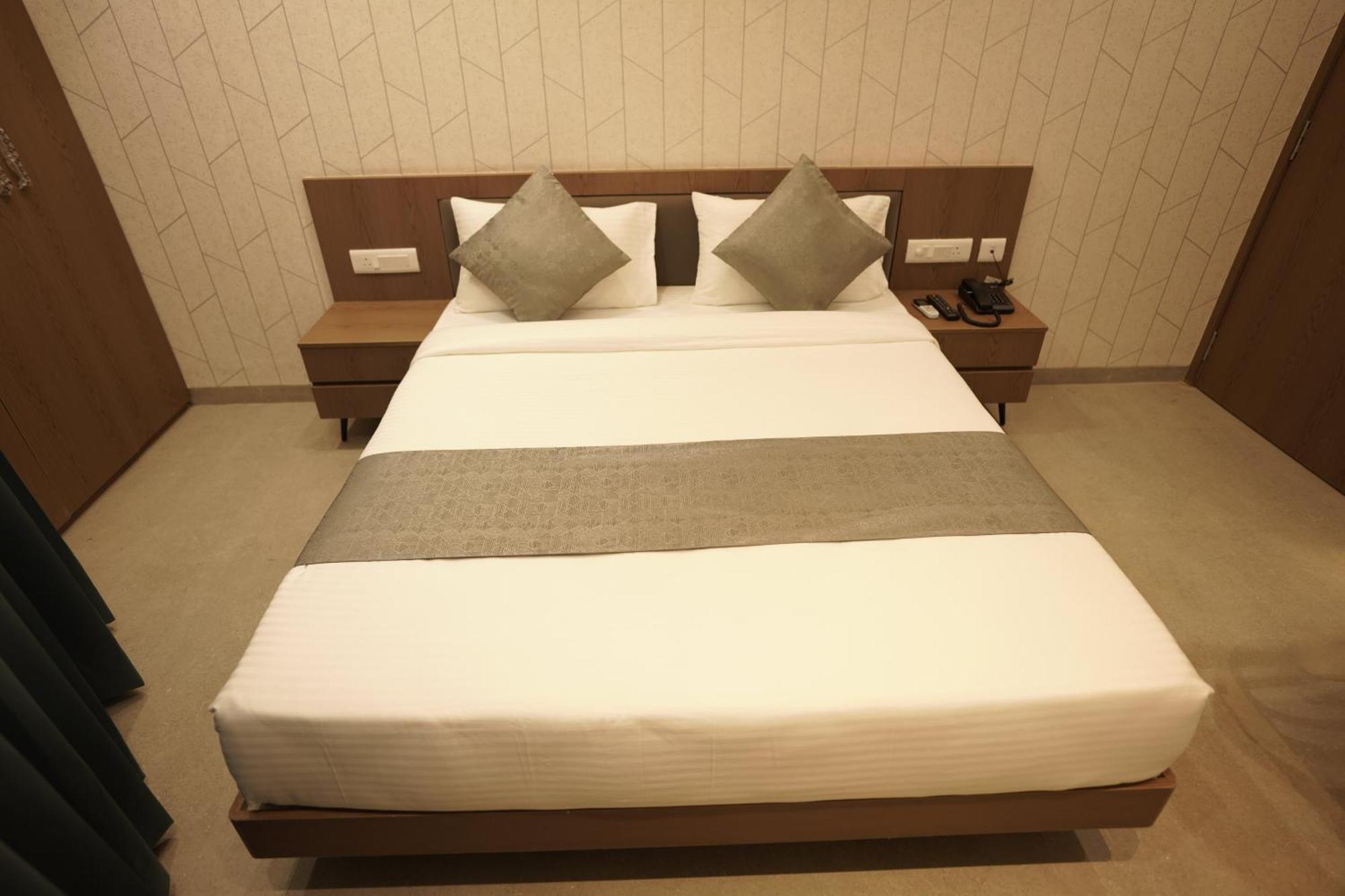 A Square Executive Hotel Aurangabad  Zewnętrze zdjęcie