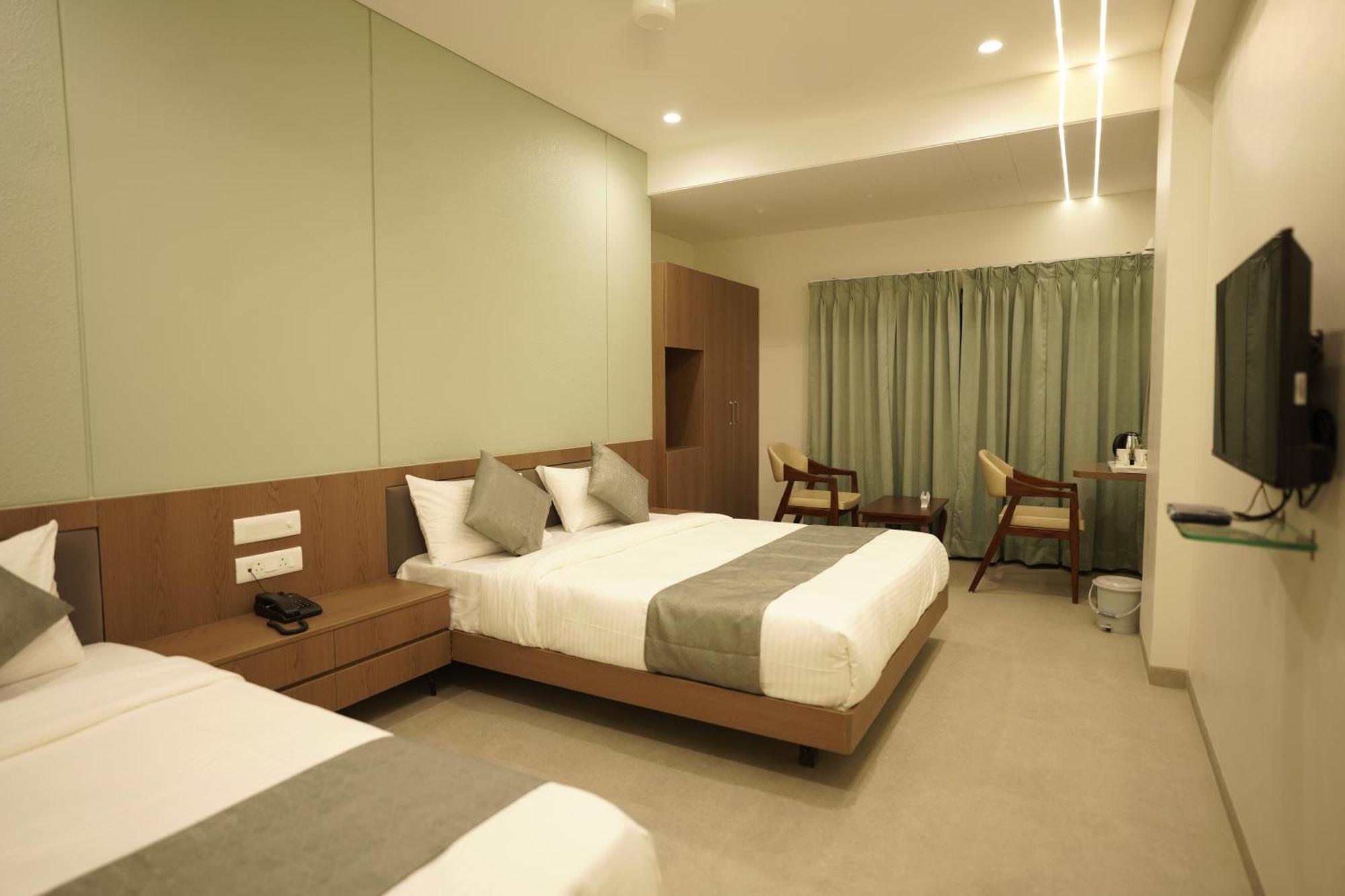 A Square Executive Hotel Aurangabad  Zewnętrze zdjęcie